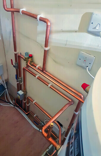 https://plumbersouthernriver.com.au/uploads/2025/06/hot-water-301986.jpg