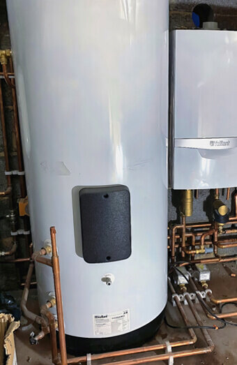https://plumbersouthernriver.com.au/uploads/2025/06/hot-water-410504.jpg