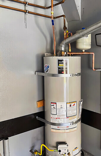 https://plumbersouthernriver.com.au/uploads/2025/06/hot-water-755205.jpg